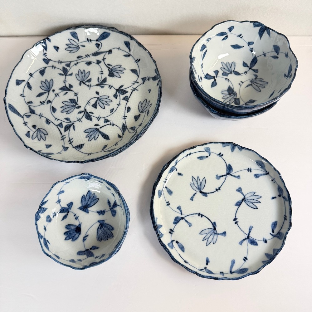 Blue & White Floral Scalloped Dinnerware Set Plates Bowls 6 Piece Lotβ